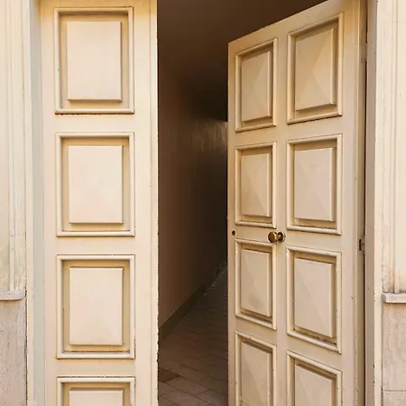 ベッド・アンド・ブレックファスト N 5 ポンペイ