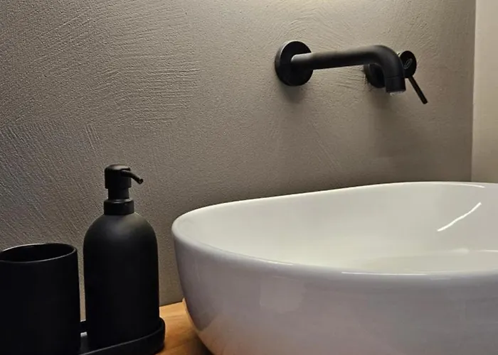 N 5 לינה וארוחת בוקר