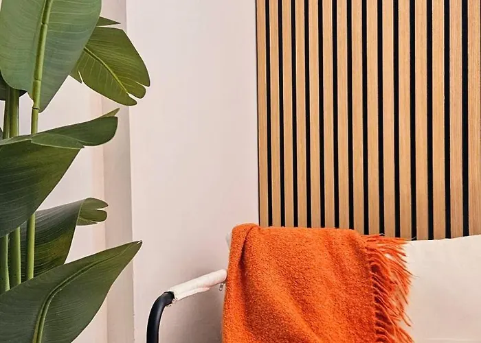 N 5 לינה וארוחת בוקר 4*